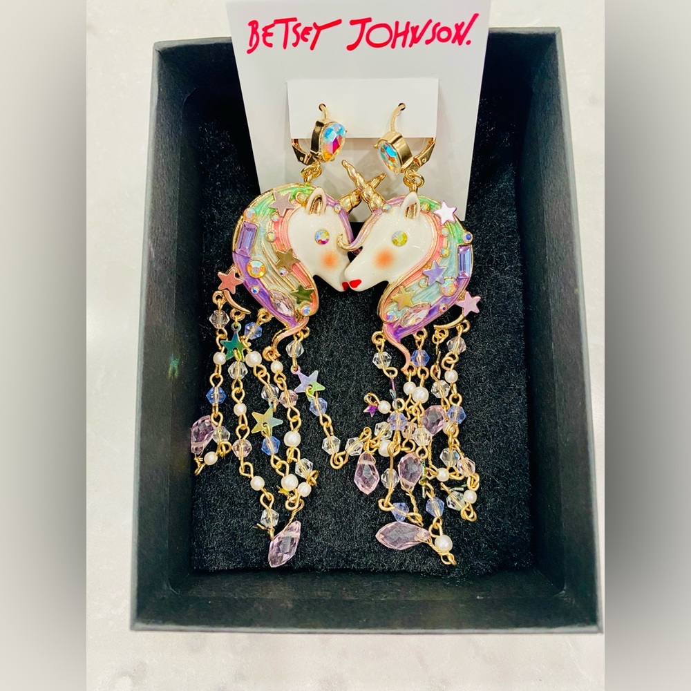 RARE. Unicorn dangle earring
